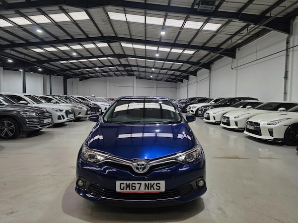 Used Toyota Auris 2017 for sale - 75364087: Photo 2