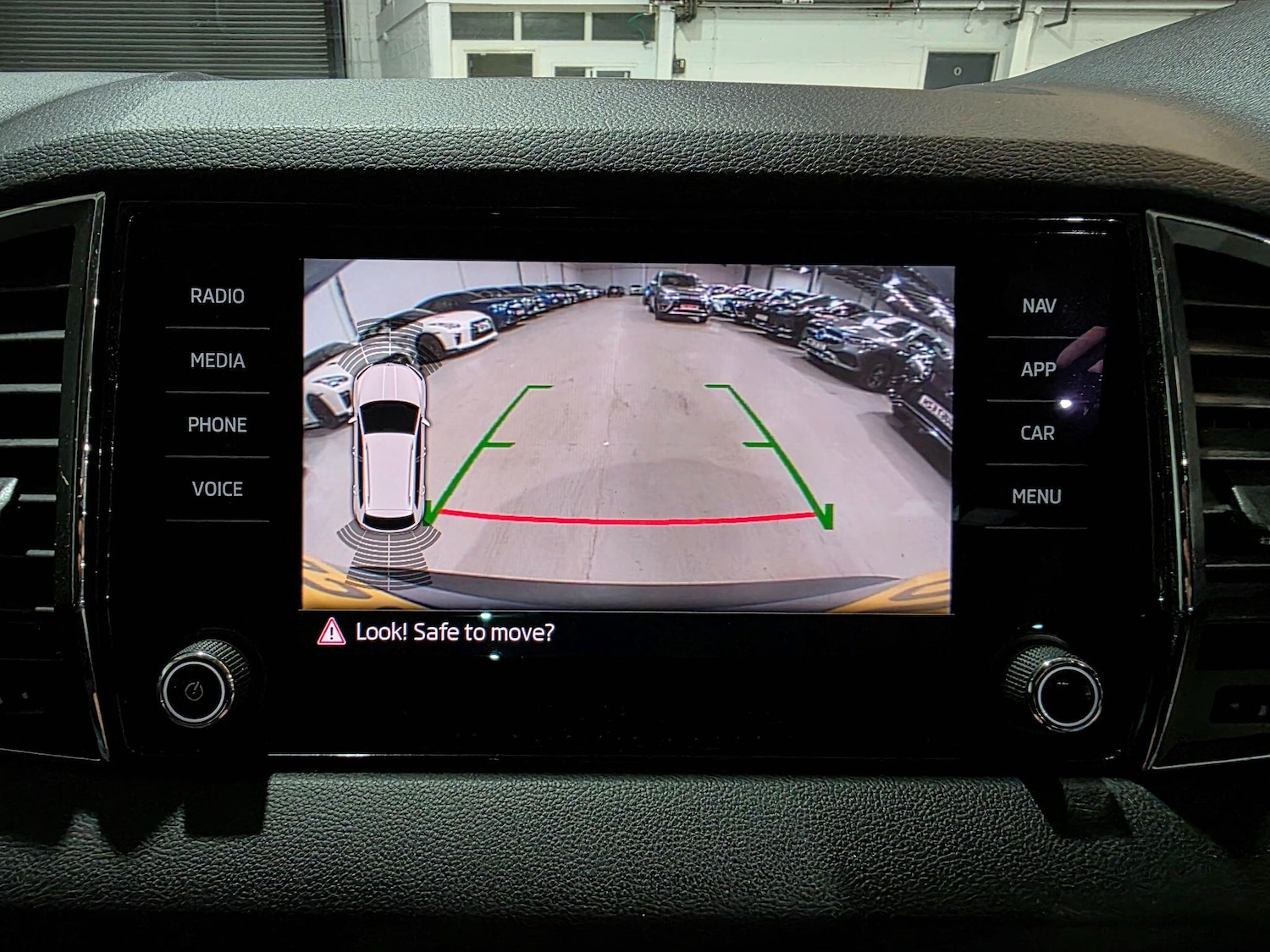 Used Skoda Karoq 2020 for sale - 76042525: Photo 10