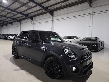 Used MINI Hatch 2019 for sale - 77358772: Photo