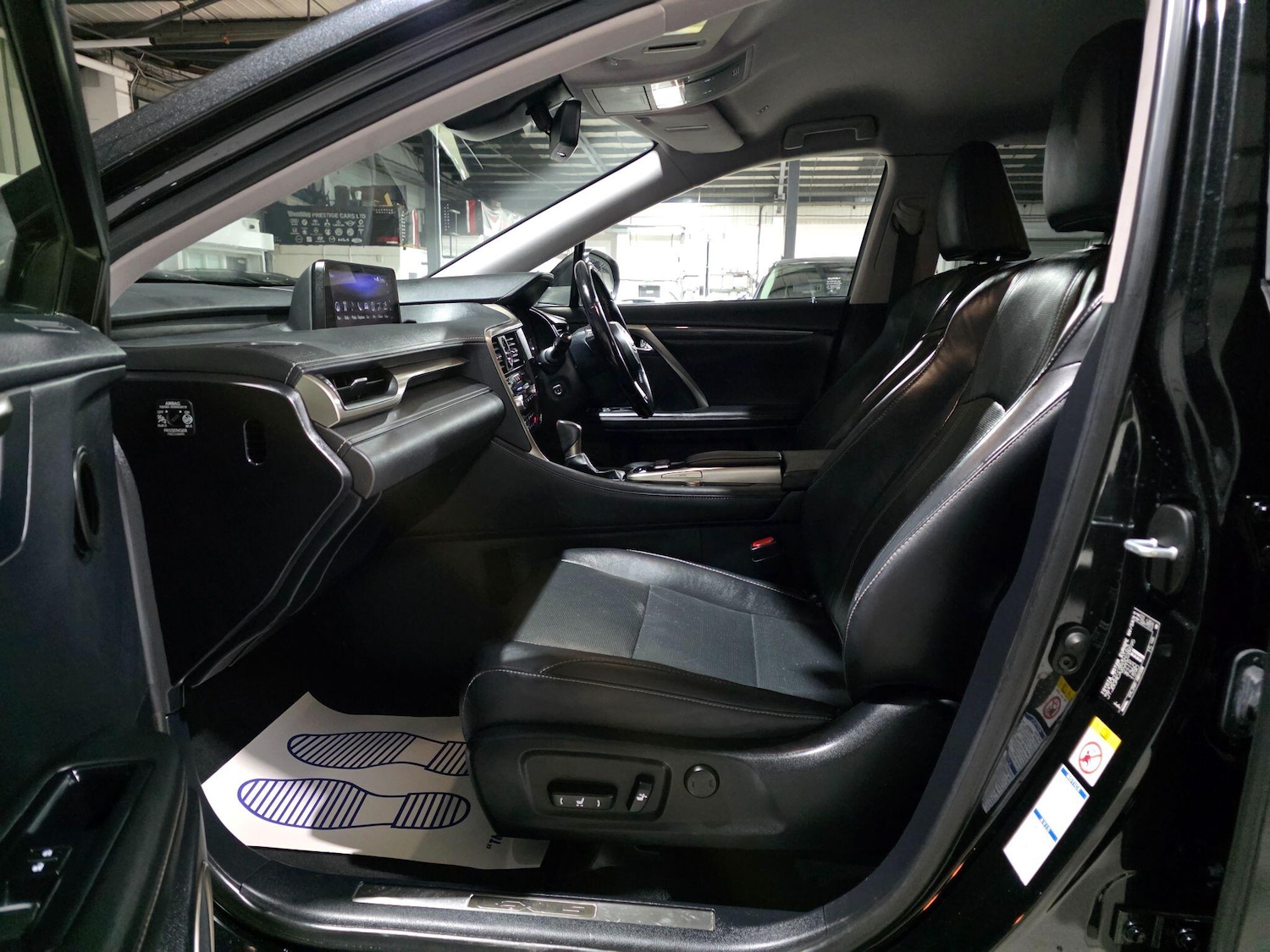 Used Lexus RX 2018 for sale - 77017048: Photo 31