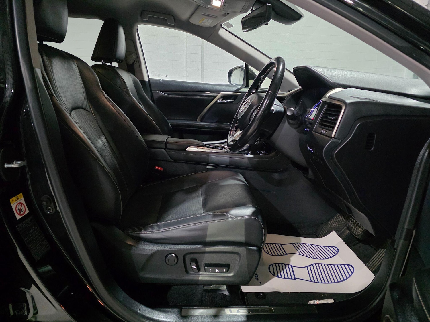 Used Lexus RX 2018 for sale - 77017048: Photo 6