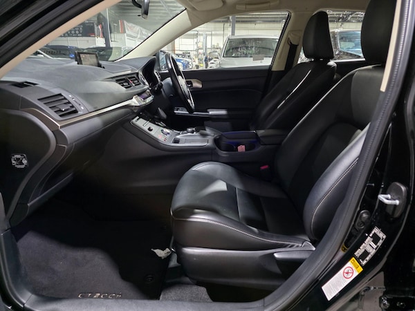 Used Lexus CT 2017 for sale - 76325946: Photo 24