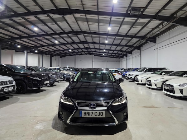 Used Lexus CT 2017 for sale - 76325946: Photo 2