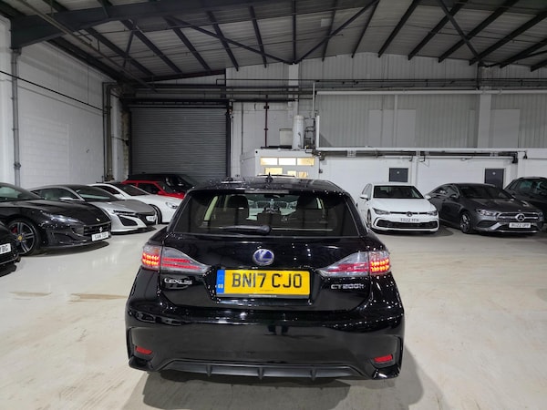 Used Lexus CT 2017 for sale - 76325946: Photo 4