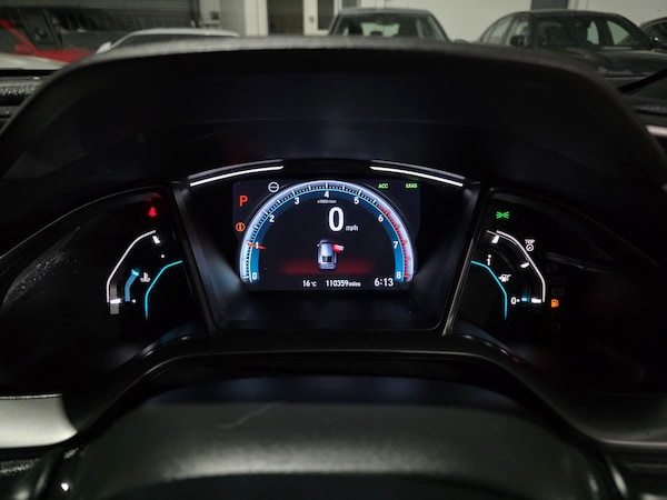 Used Honda Civic 2018 for sale - 76073137: Photo 12