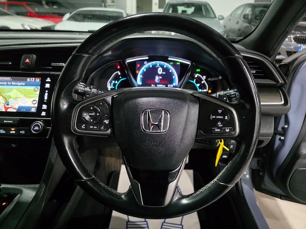 Used Honda Civic 2018 for sale - 76073137: Photo 15