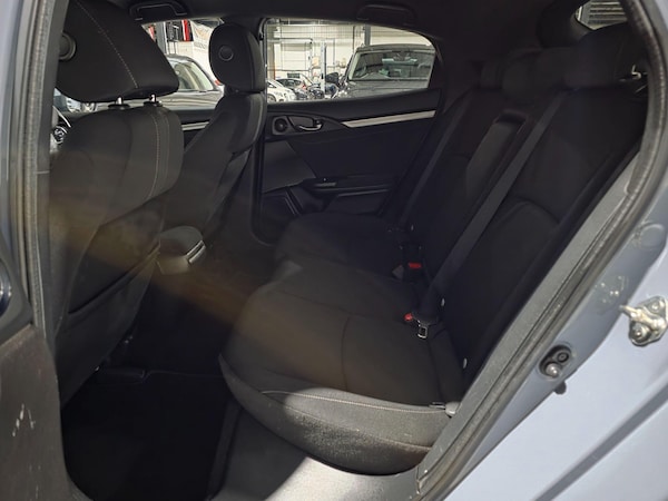 Used Honda Civic 2018 for sale - 76073137: Photo 23