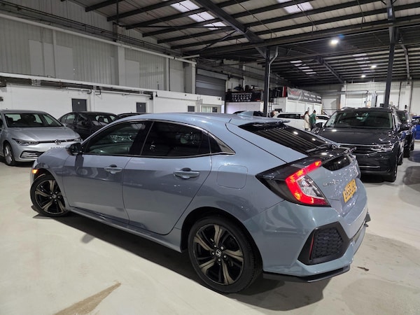 Used Honda Civic 2018 for sale - 76073137: Photo 26