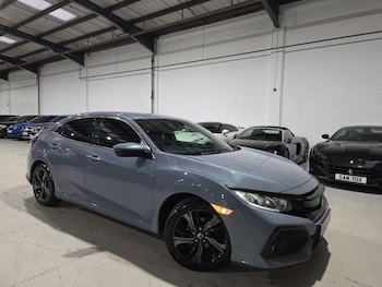 Used Honda Civic 2018 for sale - 76073137: Photo 3
