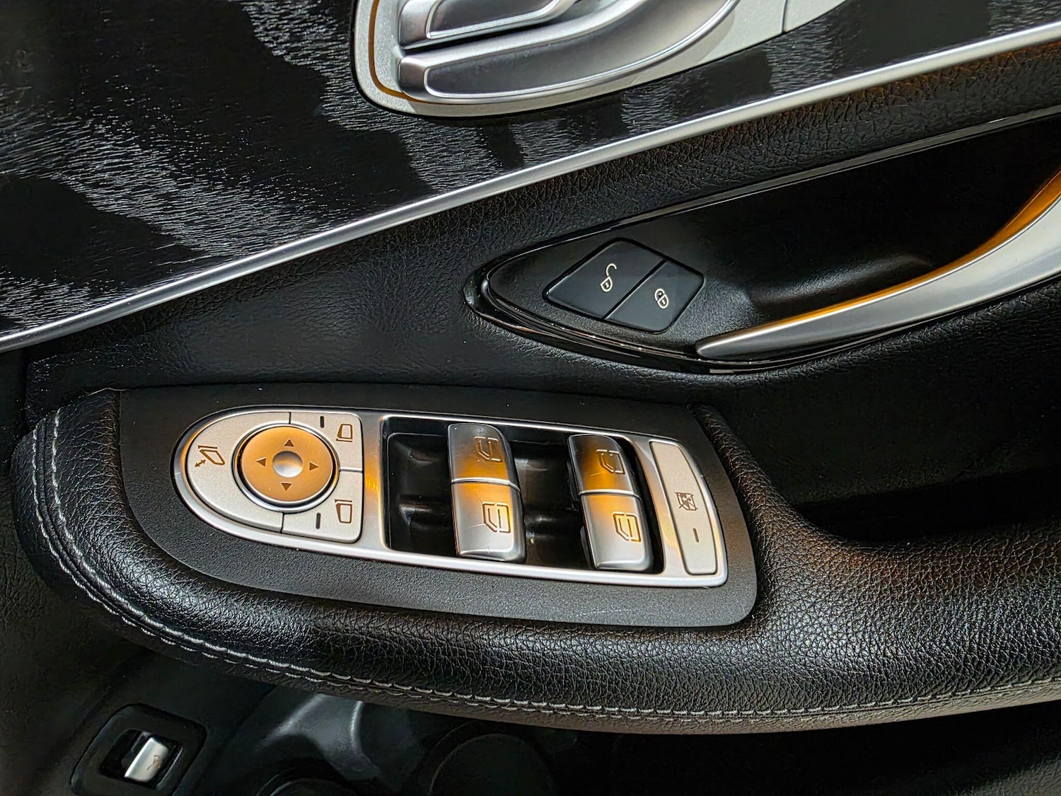 Used Mercedes-Benz GLC 2018 for sale - 77191647: Photo 16