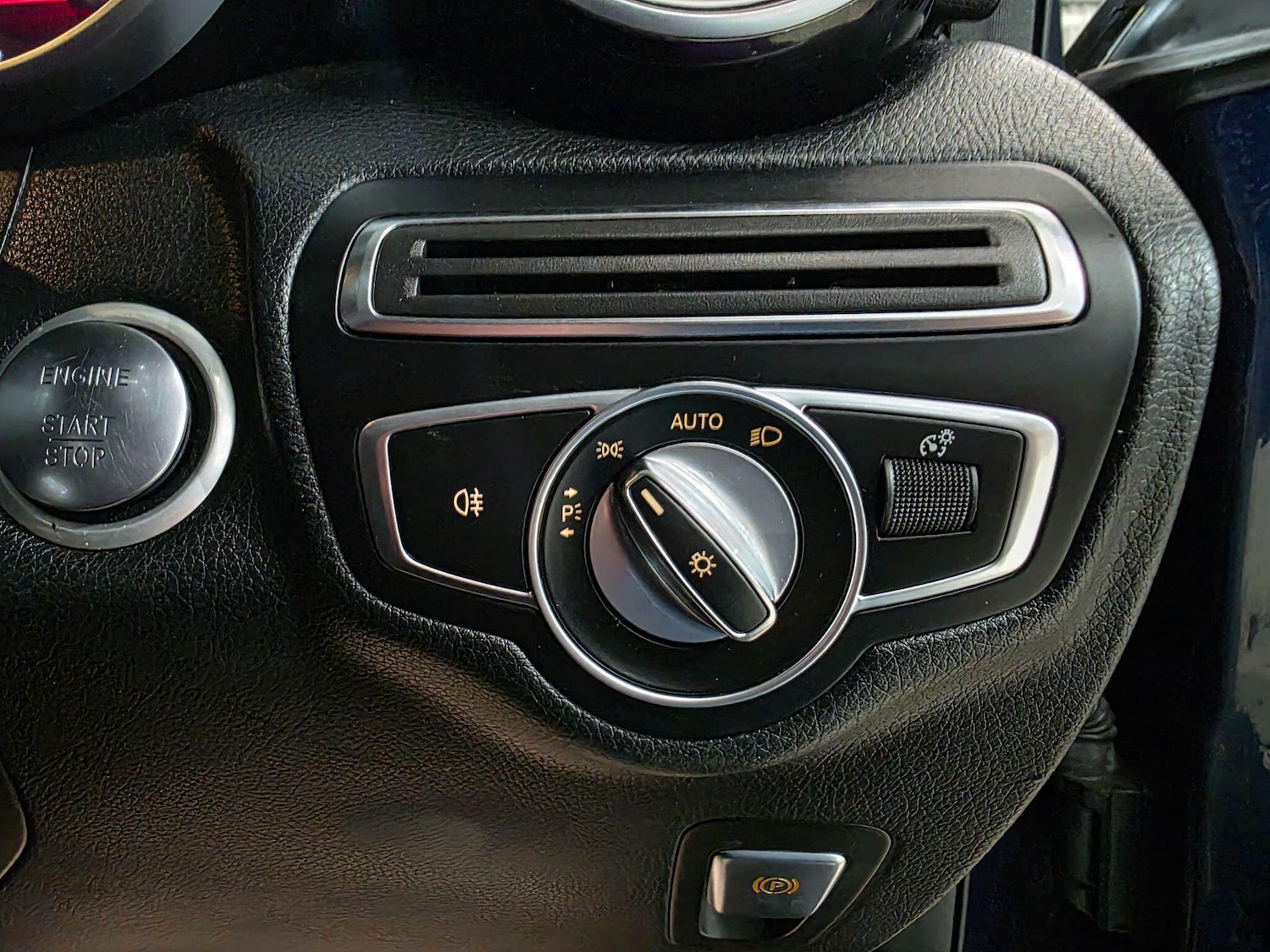 Used Mercedes-Benz GLC 2018 for sale - 77191647: Photo 18