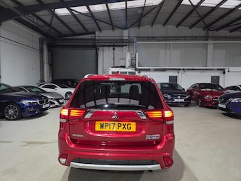 Used Mitsubishi Outlander 2017 for sale - 76965349: Photo