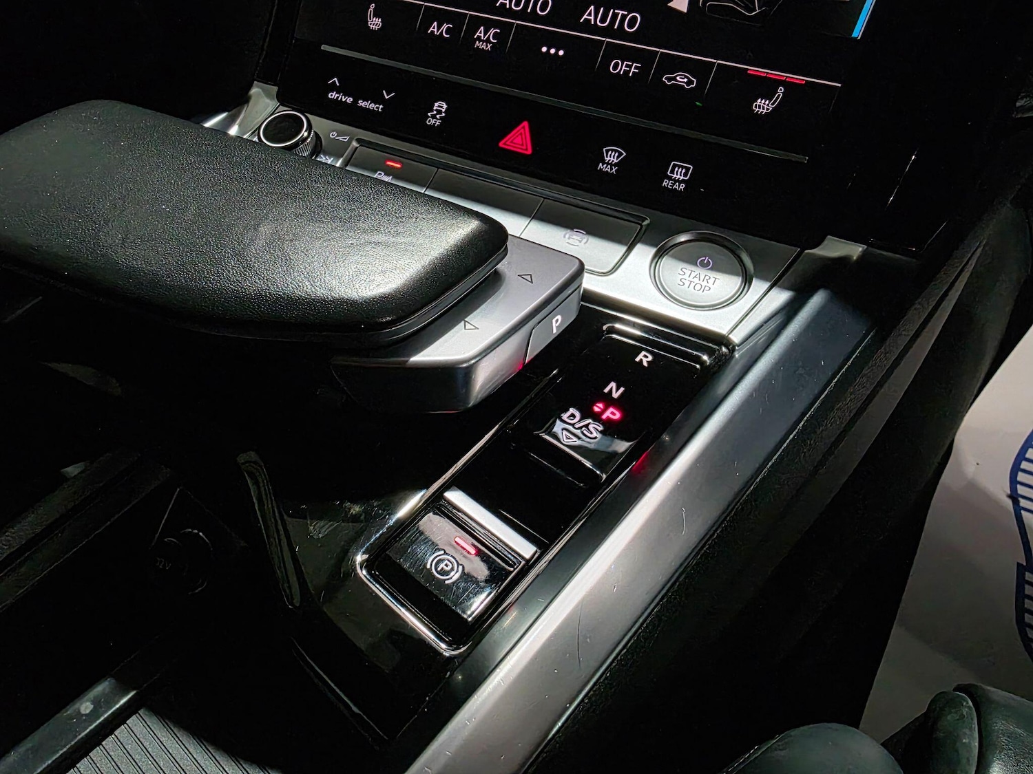 Used Audi e-tron 2020 for sale - 76800992: Photo 12