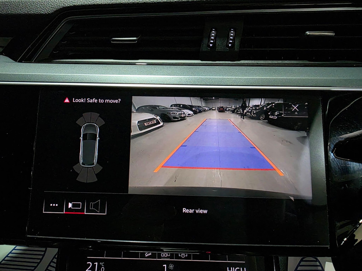 Used Audi e-tron 2020 for sale - 76800992: Photo 8