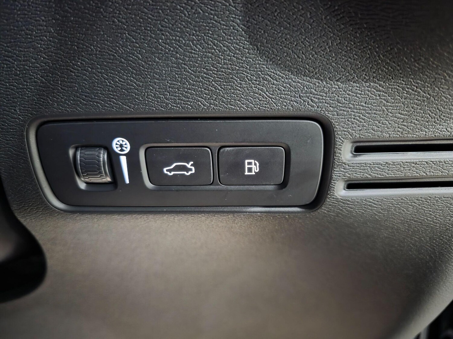 Used Volvo XC40 2022 for sale - 76409429: Photo 26