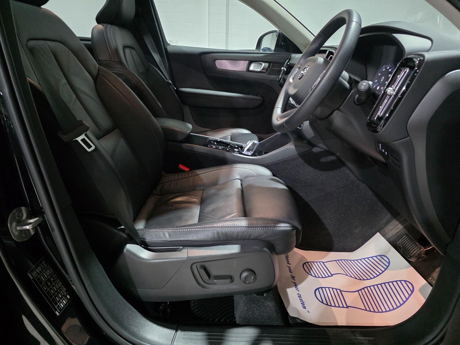 Used Volvo XC40 2022 for sale - 76409429: Photo 6