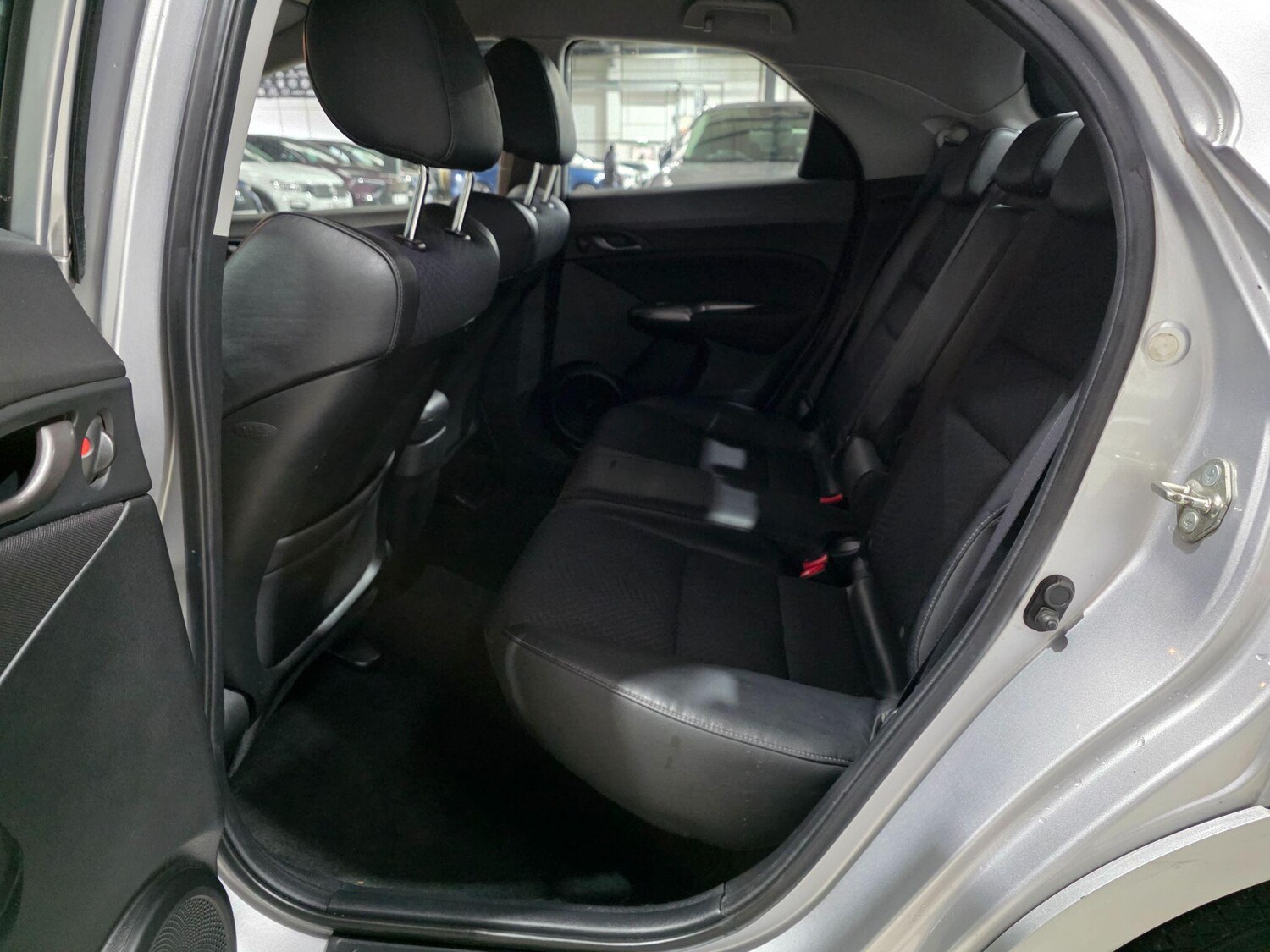 Used Honda Civic 2010 for sale - 76994275: Photo 22