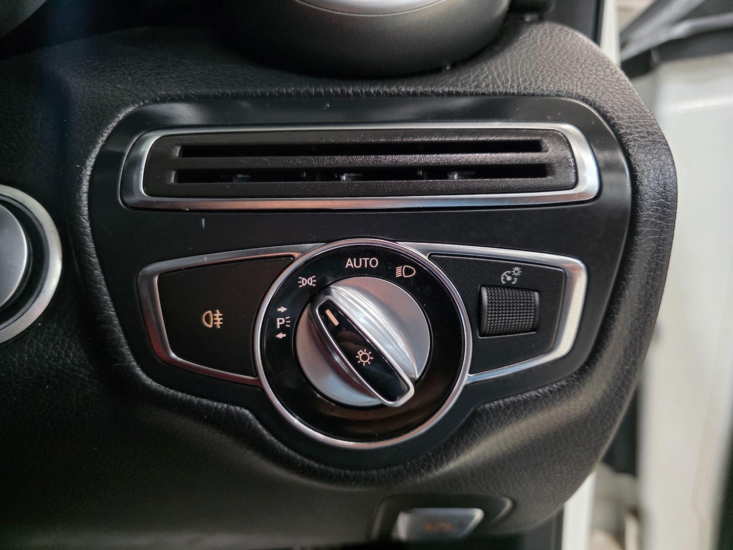 Used Mercedes-Benz C Class 2015 for sale - 76213823: Photo 17