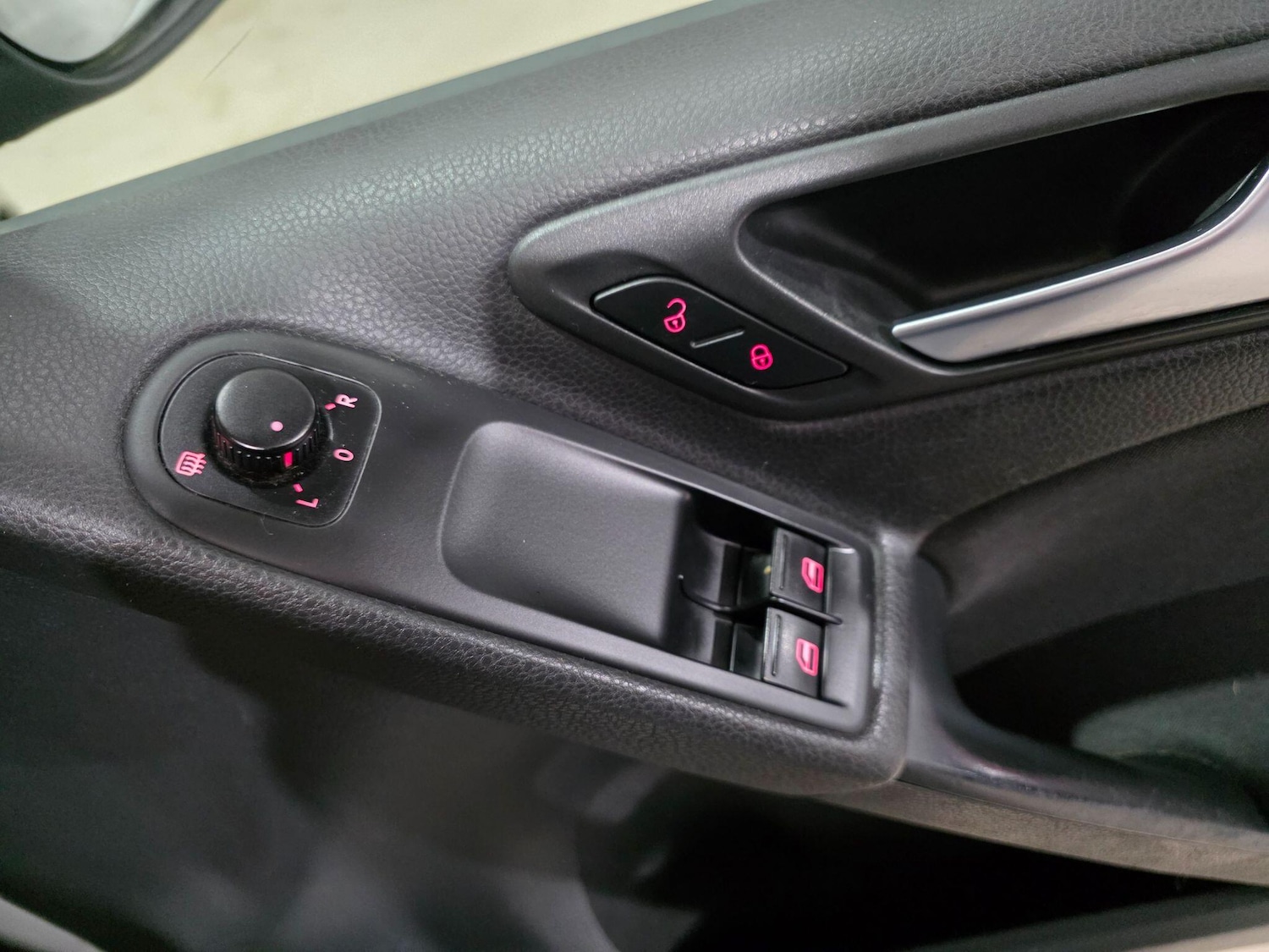 Used Volkswagen Golf 2010 for sale - 77840041: Photo 11