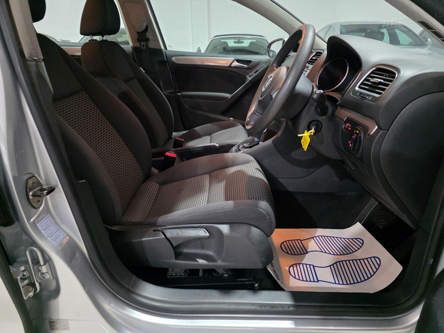 Used Volkswagen Golf 2010 for sale - 77840041: Photo 6