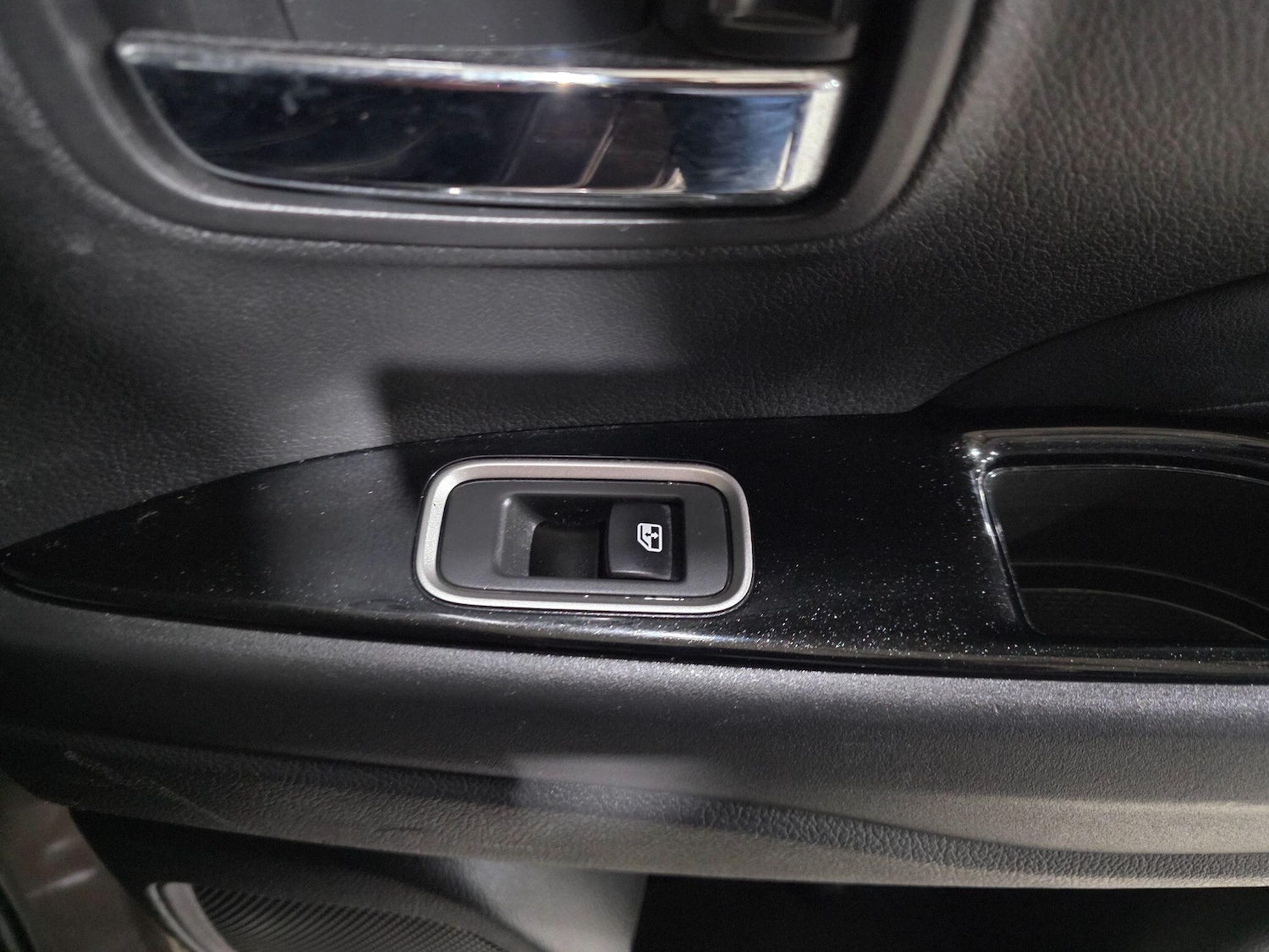 Used Mitsubishi Outlander 2015 for sale - 77395995: Photo 23