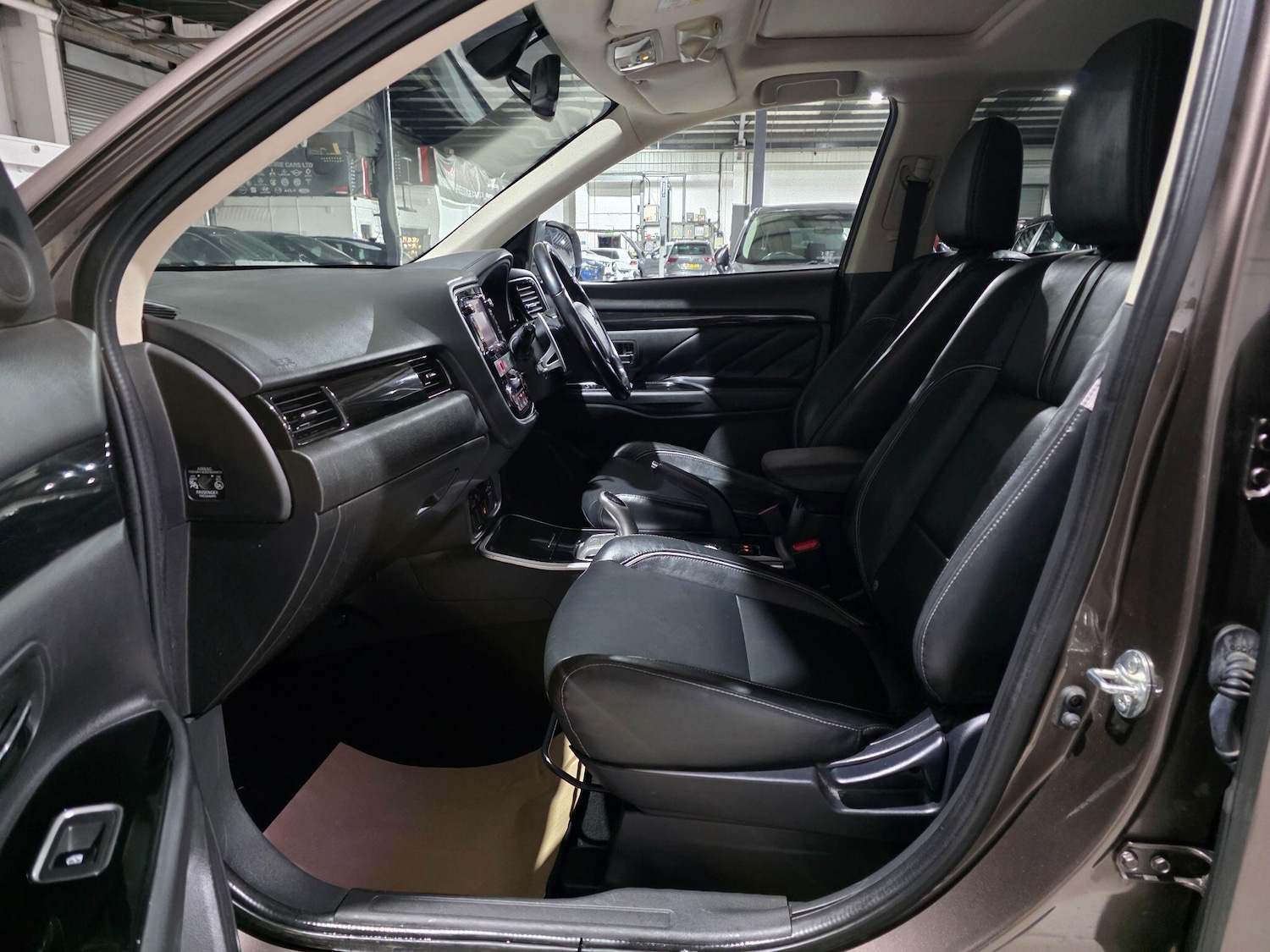 Used Mitsubishi Outlander 2015 for sale - 77395995: Photo 26