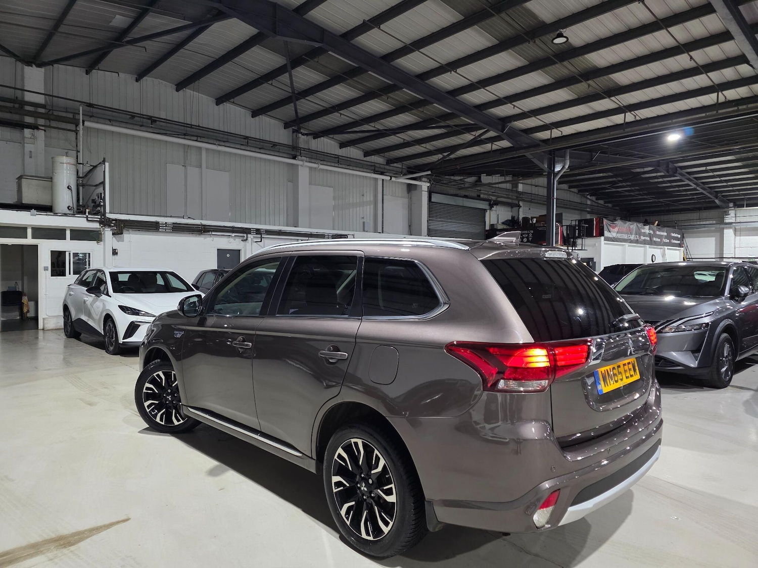 Used Mitsubishi Outlander 2015 for sale - 77395995: Photo 28