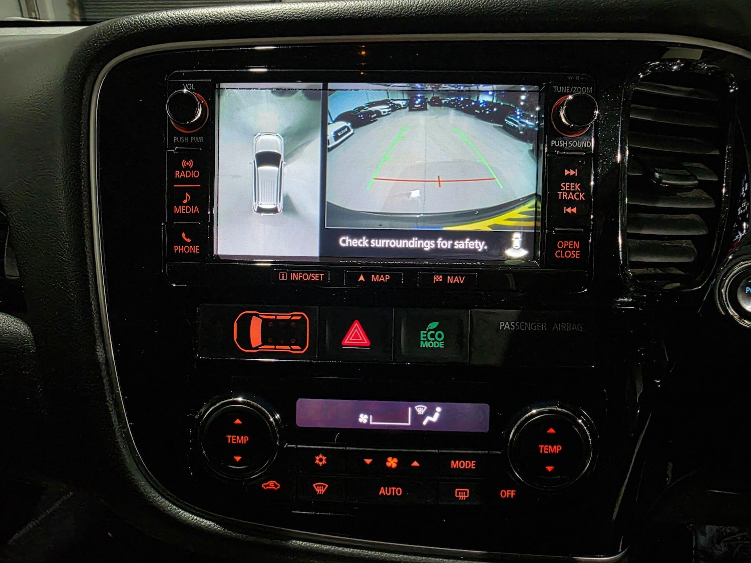 Used Mitsubishi Outlander 2015 for sale - 77395995: Photo 9