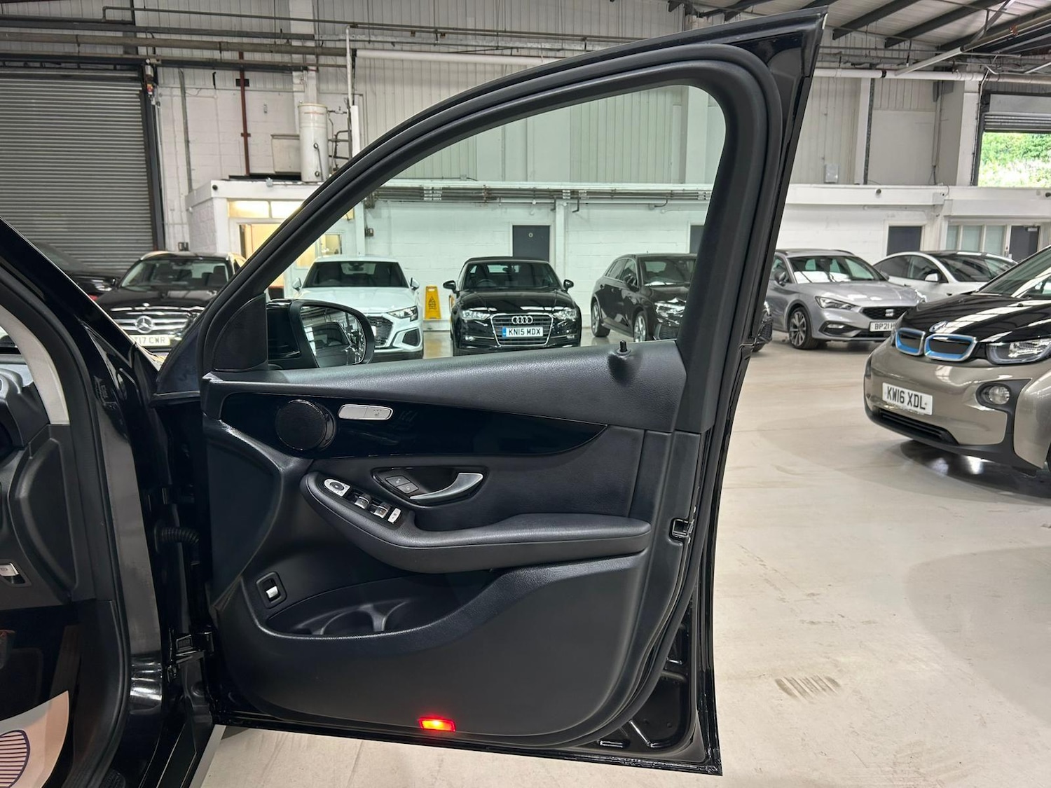 Used Mercedes-Benz GLC 2020 for sale - 76987665: Photo 15