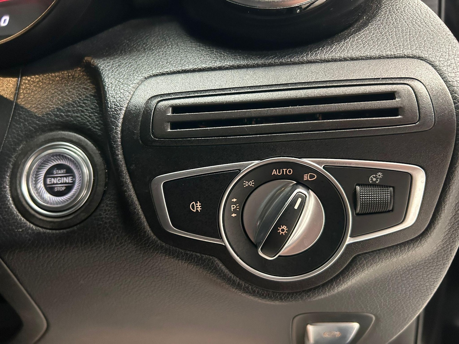 Used Mercedes-Benz GLC 2020 for sale - 76987665: Photo 24