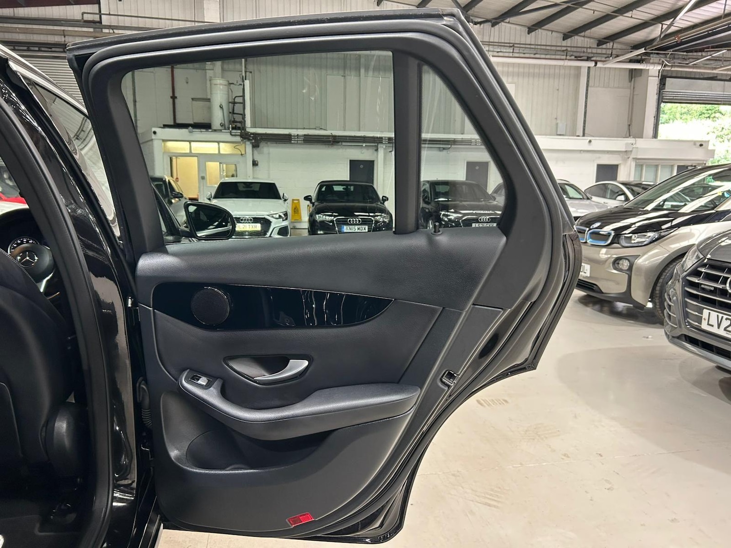 Used Mercedes-Benz GLC 2020 for sale - 76987665: Photo 28