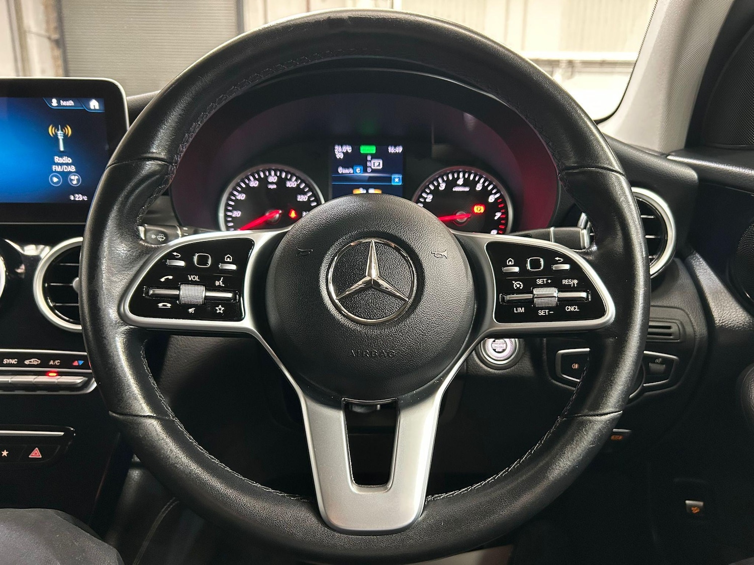 Used Mercedes-Benz GLC 2020 for sale - 76987665: Photo 34