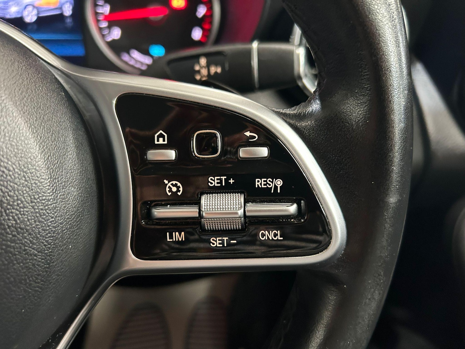 Used Mercedes-Benz GLC 2020 for sale - 76987665: Photo 35