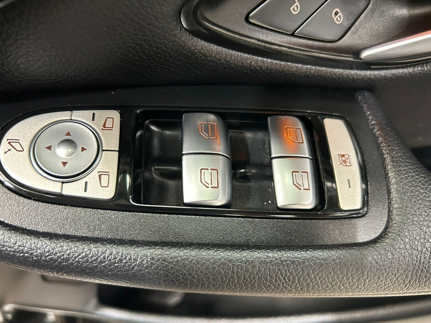 Used Mercedes-Benz GLC 2020 for sale - 76987665: Photo 36