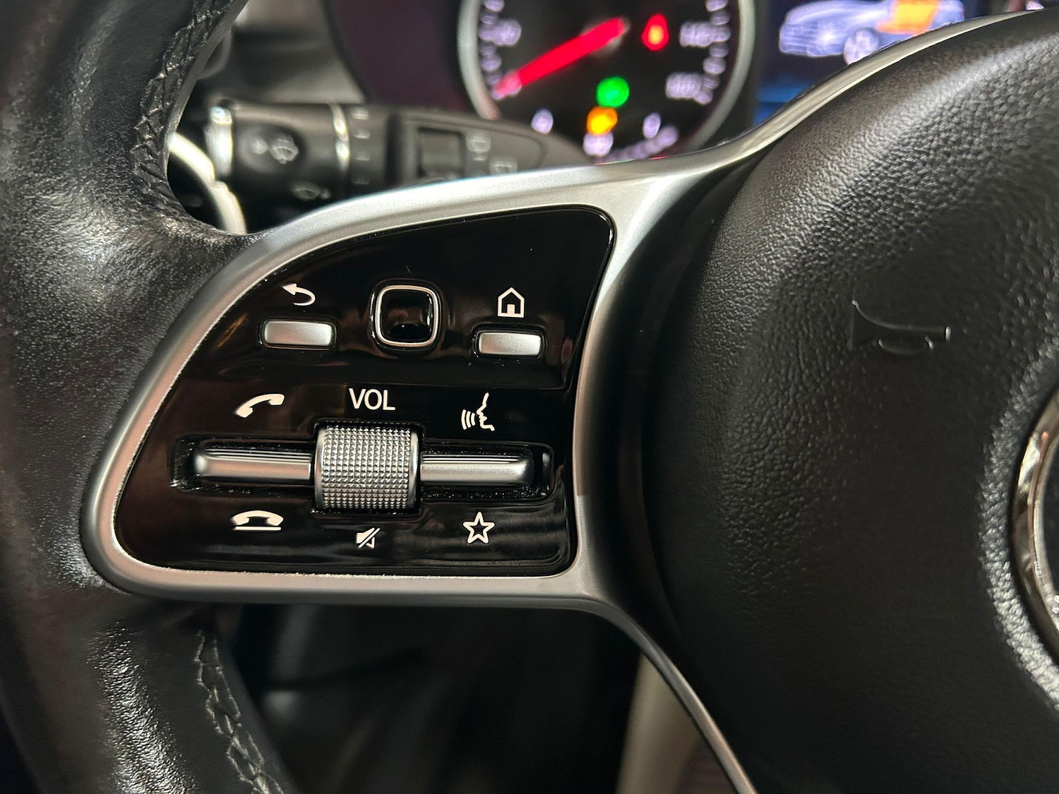 Used Mercedes-Benz GLC 2020 for sale - 76987665: Photo 37