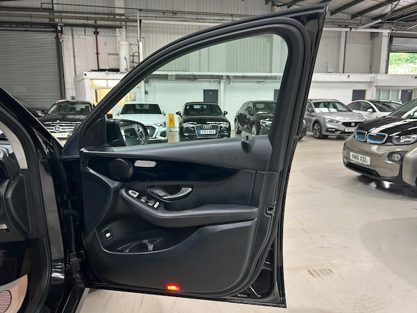 Used Mercedes-Benz GLC 2020 for sale - 75246936: Photo 15