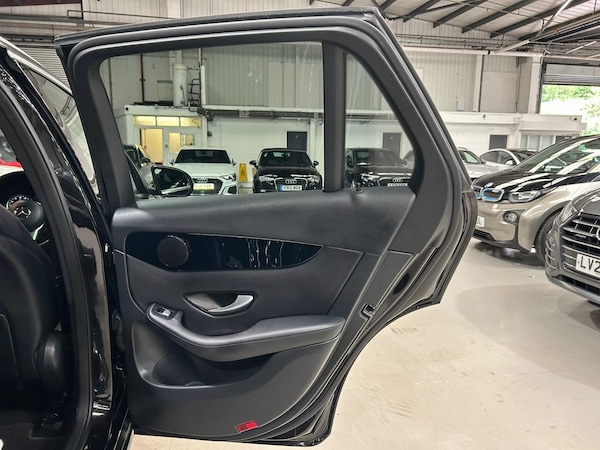 Used Mercedes-Benz GLC 2020 for sale - 75246936: Photo 28