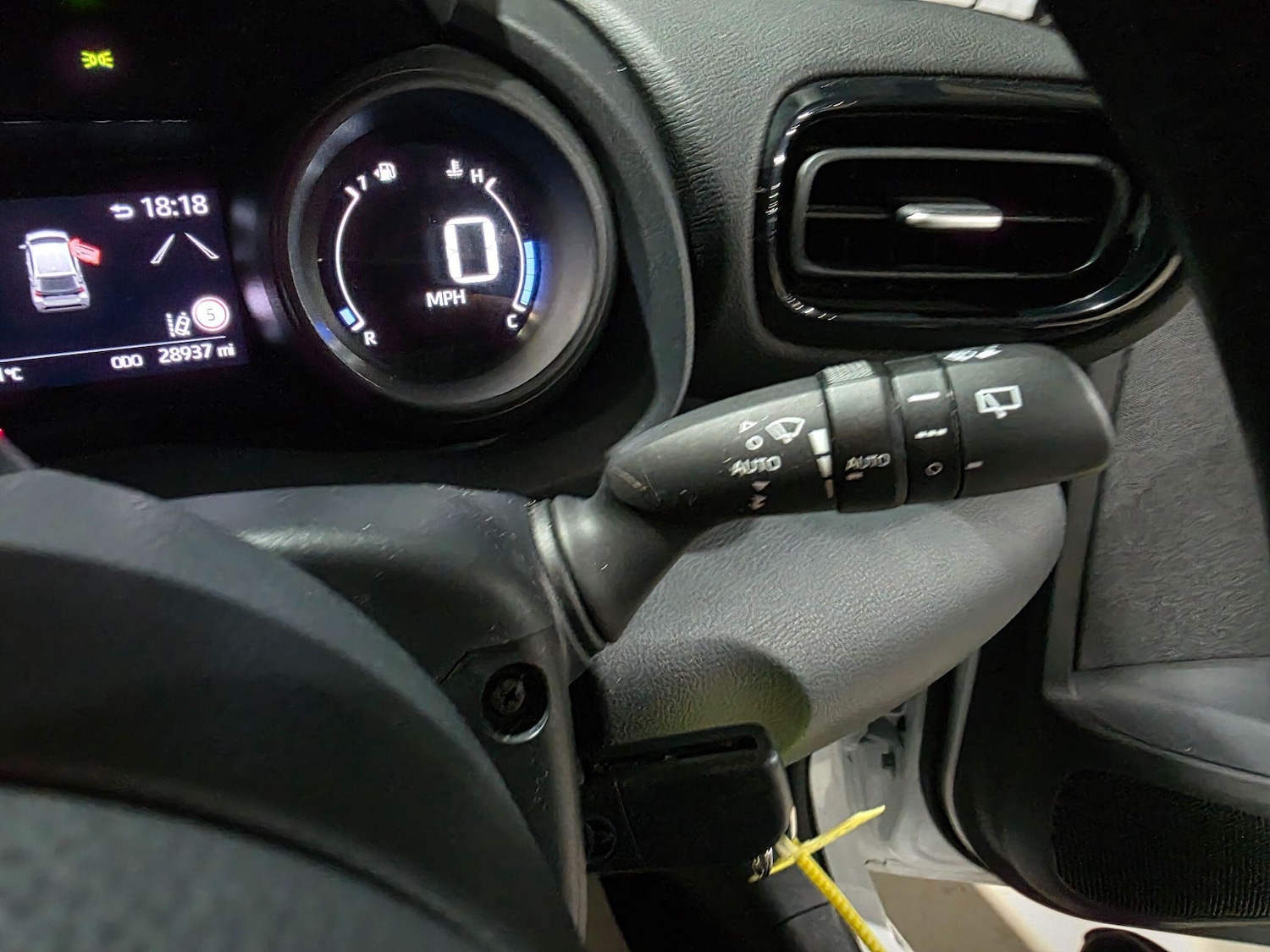 Used Toyota Yaris 2020 for sale - 76991578: Photo 17