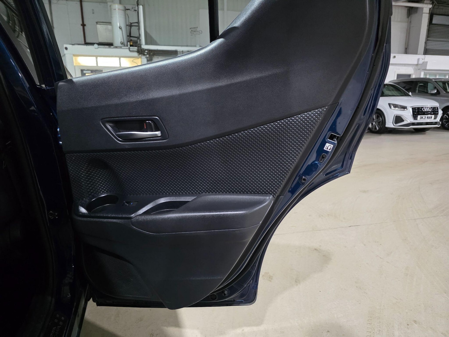 Used Toyota C-HR 2023 for sale - 77424686: Photo 18