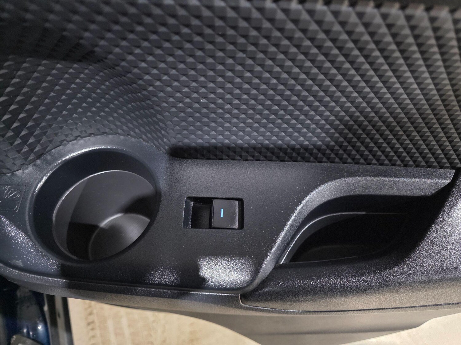 Used Toyota C-HR 2023 for sale - 77424686: Photo 19