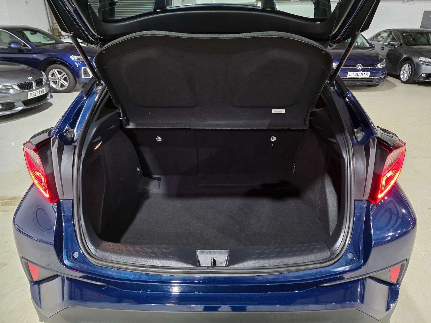 Used Toyota C-HR 2023 for sale - 77424686: Photo 25