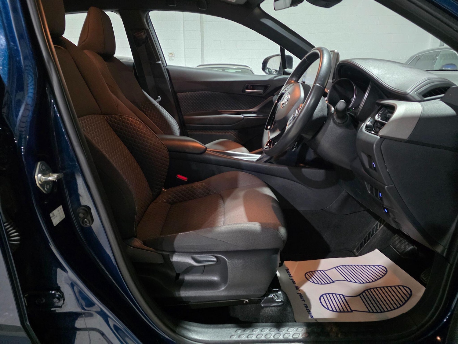 Used Toyota C-HR 2023 for sale - 77424686: Photo 6