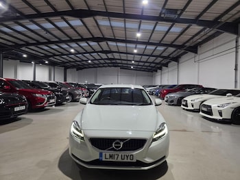 Used Volvo V40 2017 for sale - 76585591: Photo