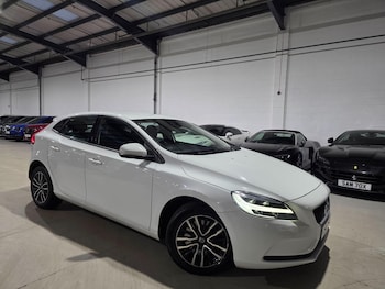 Used Volvo V40 2017 for sale - 76585591: Photo