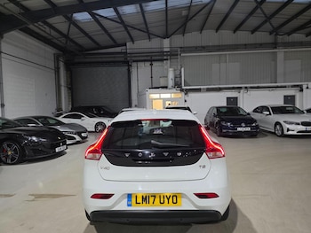 Used Volvo V40 2017 for sale - 76585591: Photo