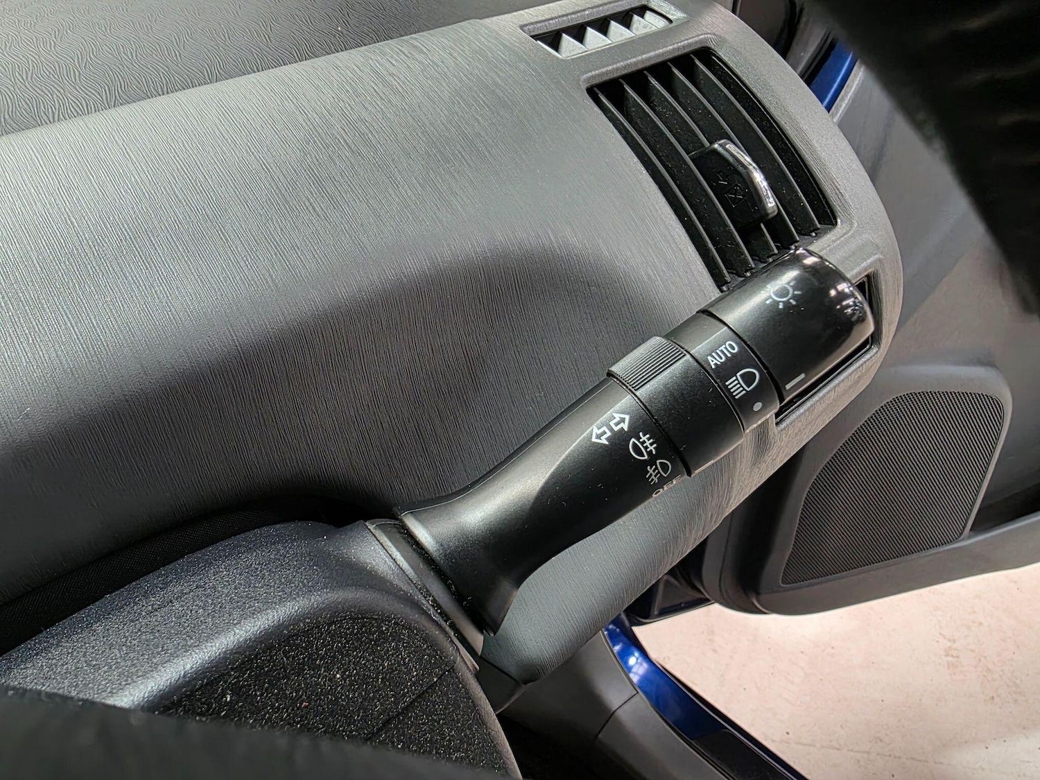 Used Toyota Prius 2018 for sale - 76990762: Photo 16