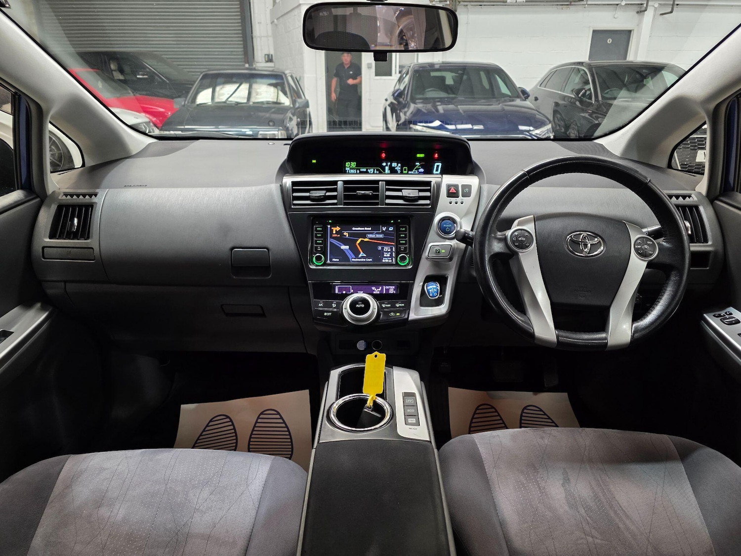 Used Toyota Prius 2018 for sale - 76990762: Photo 5