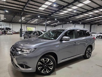 Mitsubishi - Outlander