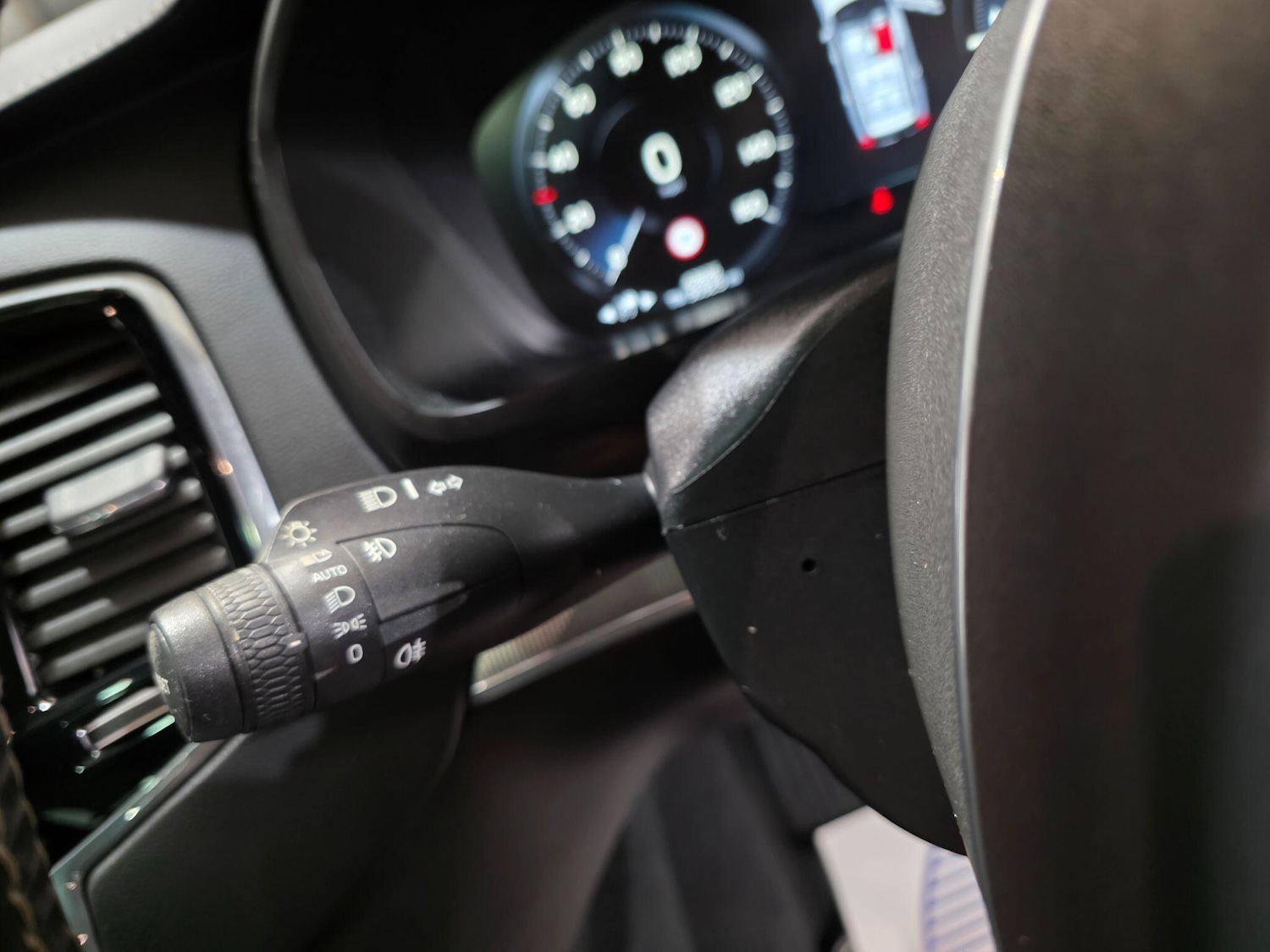 Used Volvo XC90 2019 for sale - 77315028: Photo 32