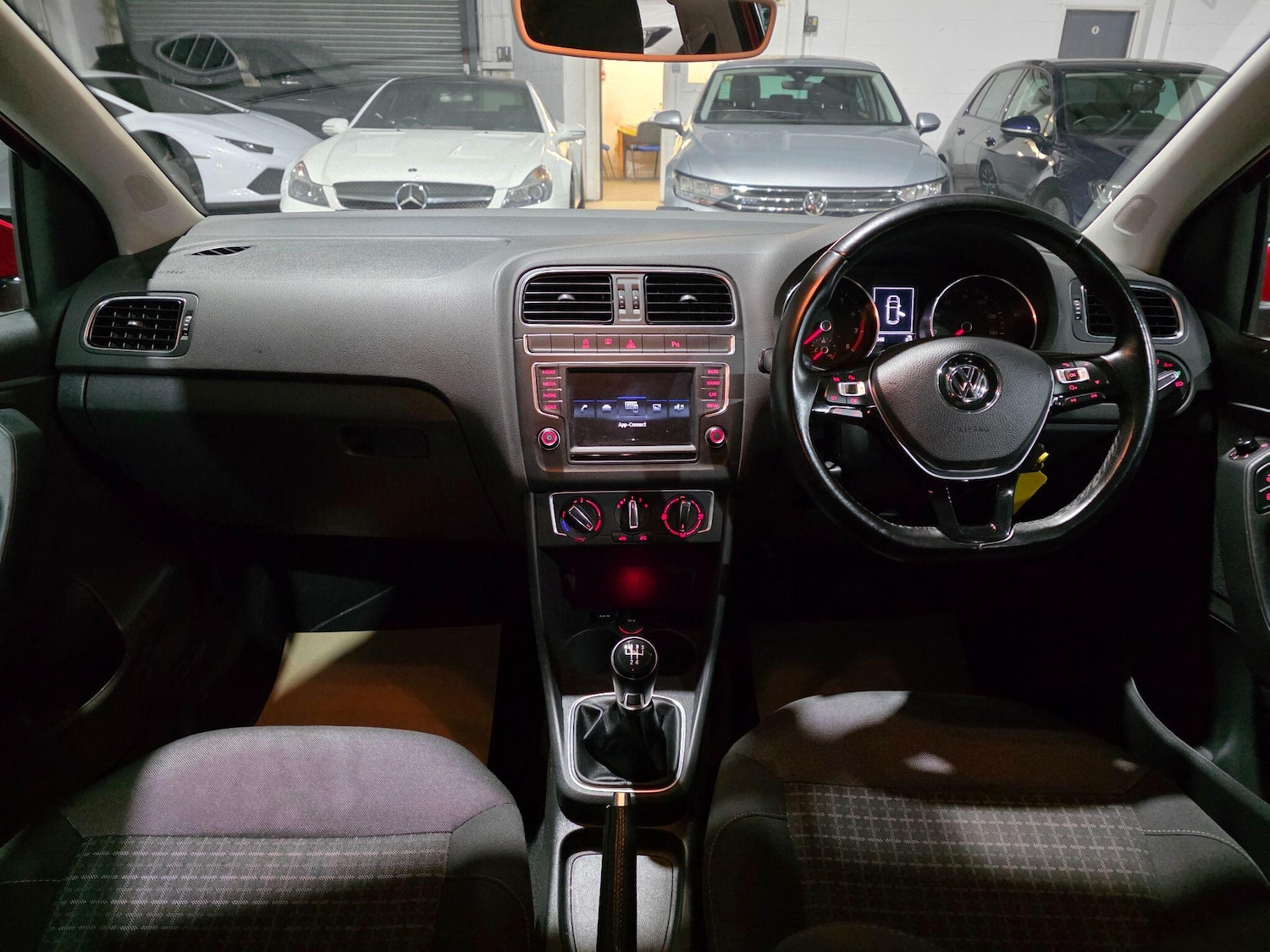 Used Volkswagen Polo 2017 for sale - 77091745: Photo 5